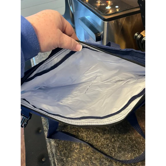 LIFE IS GOOD INSULATED LUNCH/BEACH BAG COOLER - Picture 5 of 5